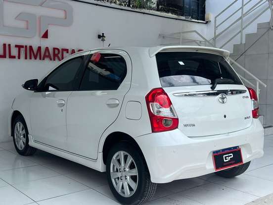 TOYOTA-ETIOS-2017