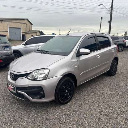 TOYOTA-ETIOS-2017
