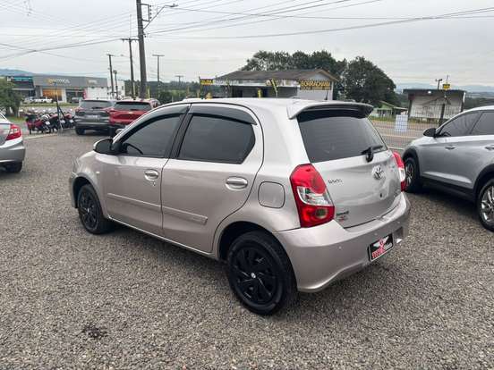 TOYOTA-ETIOS-1.5 XS 16V FLEX 4P AUTOMÁTICO TOYOTA-ETIOS-2017