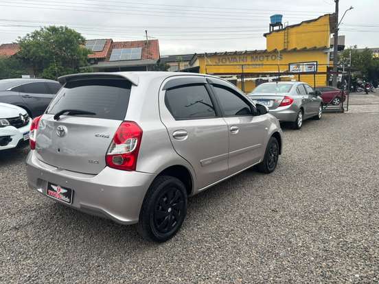 TOYOTA-ETIOS-1.5 XS 16V FLEX 4P AUTOMÁTICO TOYOTA-ETIOS-2017