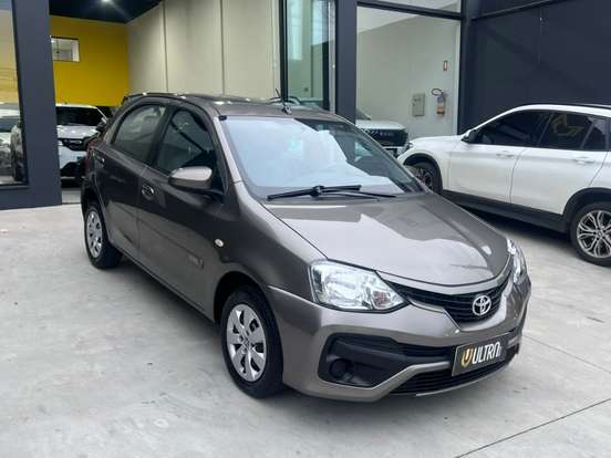 TOYOTA-ETIOS-2017