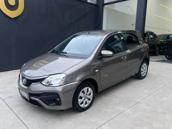 TOYOTA-ETIOS-1.5 XS 16V FLEX 4P AUTOMÁTICO TOYOTA-ETIOS-2017