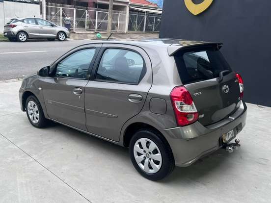 TOYOTA-ETIOS-2017