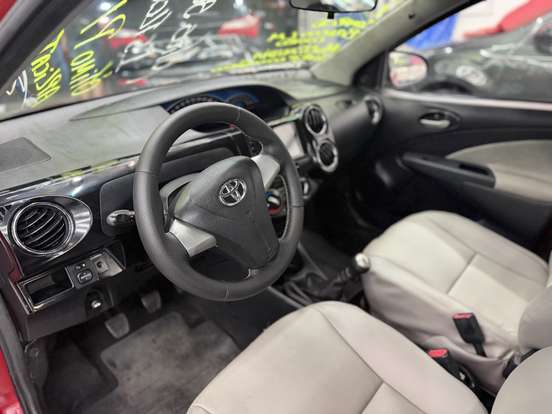 TOYOTA-ETIOS-2014