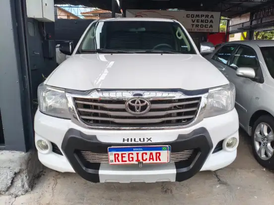 TOYOTA-HILUX-2.7 SRV 4X2 CD 16V FLEX 4P AUTOMÁTICO TOYOTA-HILUX-2014