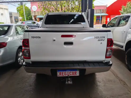 TOYOTA-HILUX-2.7 SRV 4X2 CD 16V FLEX 4P AUTOMÁTICO TOYOTA-HILUX-2014