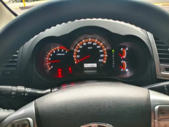 TOYOTA-HILUX-2014
