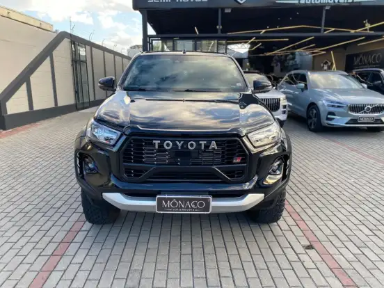 TOYOTA-HILUX-2023