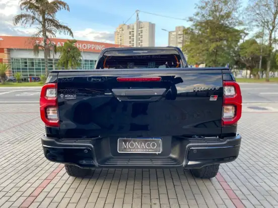 TOYOTA-HILUX-2.8 D-4D TURBO DIESEL CD GR-S 4X4 AUTOMÁTICO TOYOTA-HILUX-2023