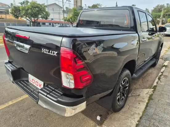 TOYOTA-HILUX-2.8 D-4D TURBO DIESEL CD POWER PACK 4X4 AUTOMÁTICO TOYOTA-HILUX-2025