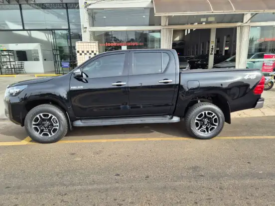 TOYOTA-HILUX-2.8 D-4D TURBO DIESEL CD POWER PACK 4X4 AUTOMÁTICO TOYOTA-HILUX-2025