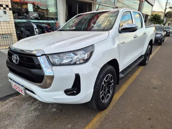 TOYOTA-HILUX-2022