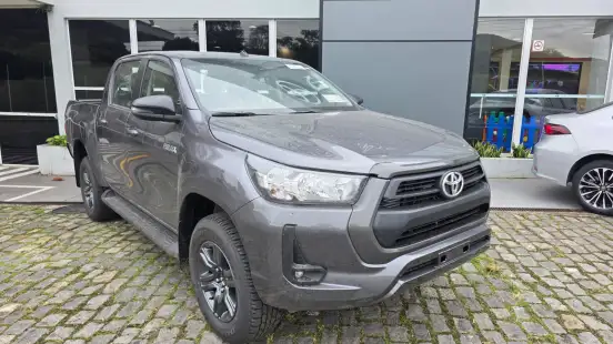 TOYOTA-HILUX-2.8 D-4D TURBO DIESEL CD SRV 4X4 AUTOMÁTICO TOYOTA-HILUX-2026