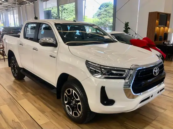 TOYOTA-HILUX-2.8 D-4D TURBO DIESEL CD SRV 4X4 AUTOMÁTICO TOYOTA-HILUX-2026