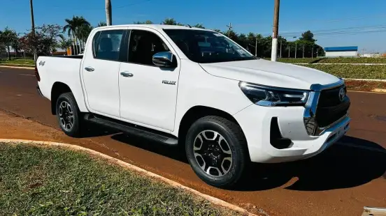 TOYOTA-HILUX-2026