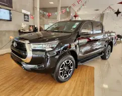 TOYOTA HILUX 2.8 D-4D TURBO DIESEL CD SRV 4X4 AUTOMÁTICO TOYOTA HILUX 2.8 D-4D TURBO DIESEL CD SRV 4X4 AUTOMÁTICO