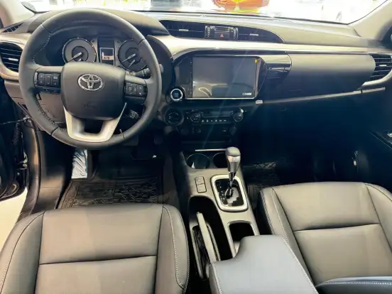 TOYOTA-HILUX-2026