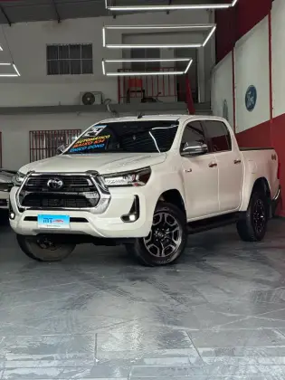 TOYOTA HILUX 2.8 D-4D TURBO DIESEL CD SRX 4X4 AUTOMÁTICO