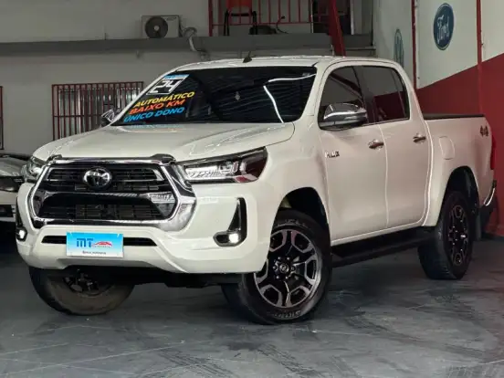 TOYOTA-HILUX-2.8 D-4D TURBO DIESEL CD SRX 4X4 AUTOMÁTICO TOYOTA-HILUX-2023
