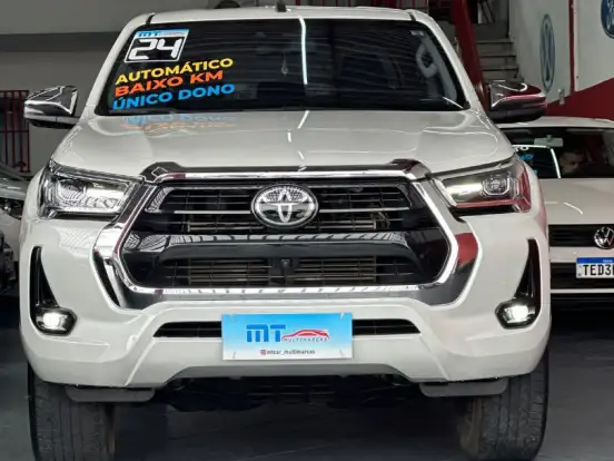 TOYOTA-HILUX-2.8 D-4D TURBO DIESEL CD SRX 4X4 AUTOMÁTICO TOYOTA-HILUX-2023