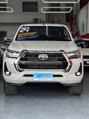 TOYOTA-HILUX-2.8 D-4D TURBO DIESEL CD SRX 4X4 AUTOMÁTICO TOYOTA-HILUX-2023