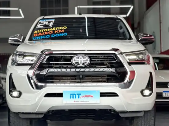 TOYOTA-HILUX-2.8 D-4D TURBO DIESEL CD SRX 4X4 AUTOMÁTICO TOYOTA-HILUX-2023