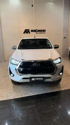 TOYOTA-HILUX-2.8 D-4D TURBO DIESEL CD SRX 4X4 AUTOMÁTICO TOYOTA-HILUX-2024