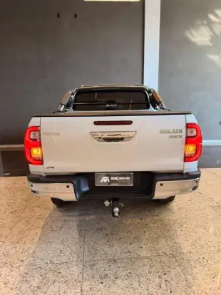 TOYOTA-HILUX-2.8 D-4D TURBO DIESEL CD SRX 4X4 AUTOMÁTICO TOYOTA-HILUX-2024