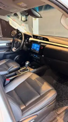 TOYOTA-HILUX-2024
