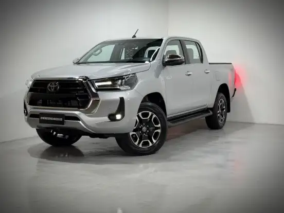 TOYOTA-HILUX-2025