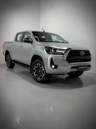 TOYOTA-HILUX-2025