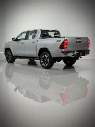 TOYOTA-HILUX-2025
