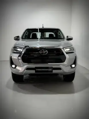 TOYOTA-HILUX-2025