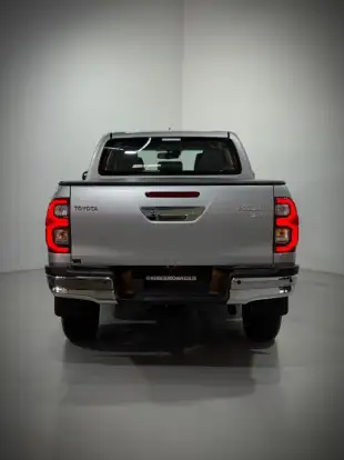TOYOTA-HILUX-2025