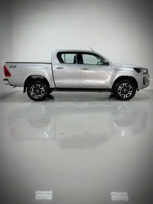 TOYOTA-HILUX-2025