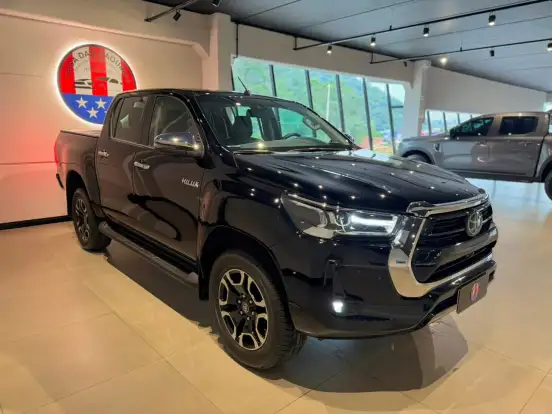 TOYOTA-HILUX-2025