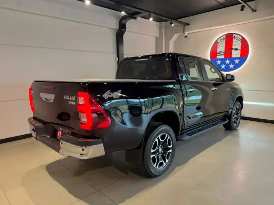 TOYOTA-HILUX-2025