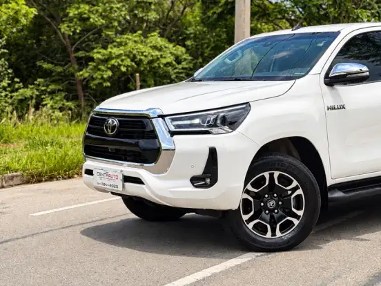 TOYOTA-HILUX-2.8 D-4D TURBO DIESEL CD SRX LIMITED 4X4 AUTOMÁTICO TOYOTA-HILUX-2022
