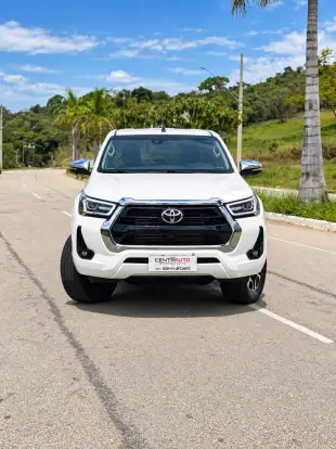 TOYOTA-HILUX-2022