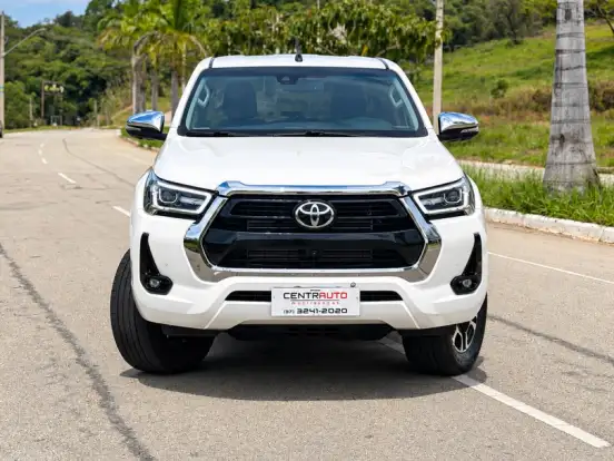 TOYOTA-HILUX-2.8 D-4D TURBO DIESEL CD SRX LIMITED 4X4 AUTOMÁTICO TOYOTA-HILUX-2022
