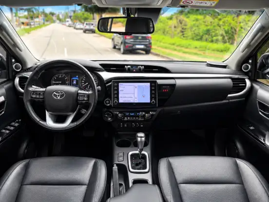 TOYOTA-HILUX-2022