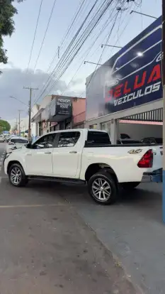 TOYOTA-HILUX-2019