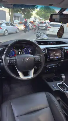 TOYOTA-HILUX-2019