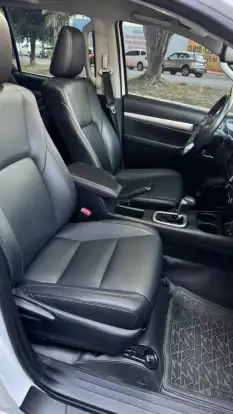 TOYOTA-HILUX-2019