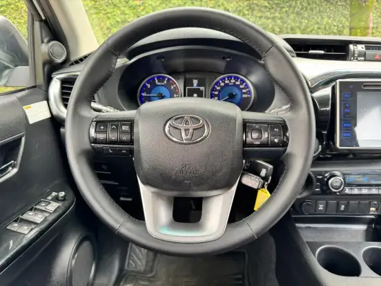 TOYOTA-HILUX-2016