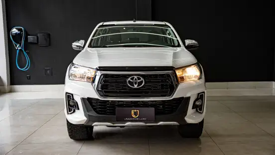 TOYOTA-HILUX-2020