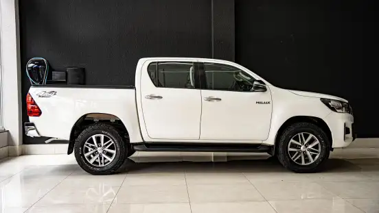 TOYOTA-HILUX-2020