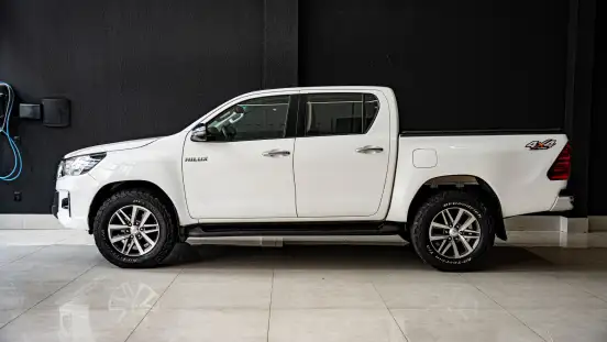TOYOTA-HILUX-2020
