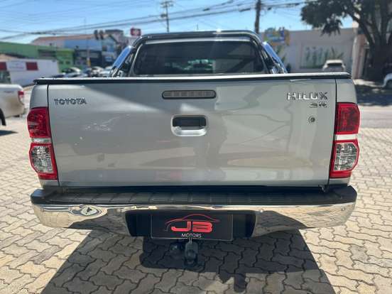 TOYOTA-HILUX-2.7 SR 4X2 CD 16V FLEX 4P AUTOMÁTICO TOYOTA-HILUX-2014