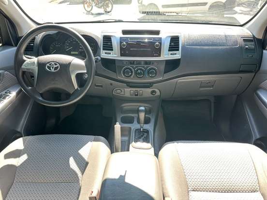 TOYOTA-HILUX-2.7 SR 4X2 CD 16V FLEX 4P AUTOMÁTICO TOYOTA-HILUX-2014